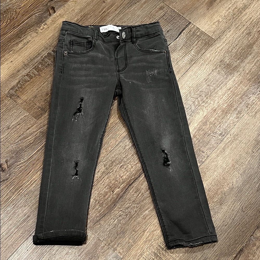 ZARA NWOT black ripped jeans